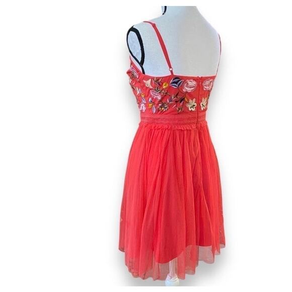 French Connection Geona Strappy Tulle Dress Sz 4/S Red Multi Floral Embroidered - Picture 8 of 12